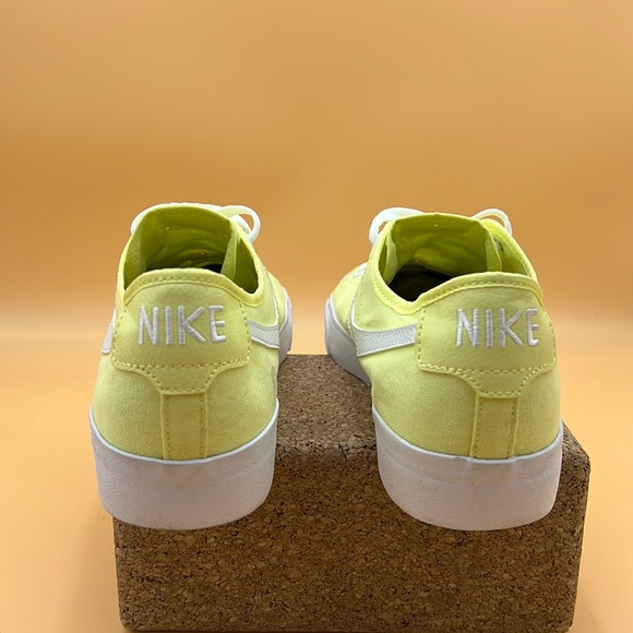 Nike SB BLZR Court Size 11.5 Yellow/White - Picture 3 of 12